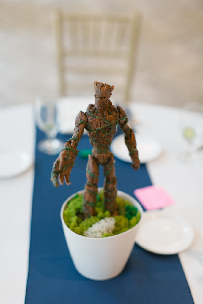 Model of a brownish humanoid creature.